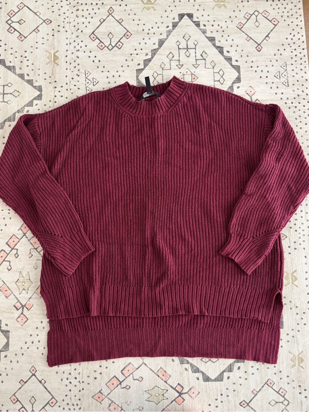 BCBGMaxAzria Ribbed Crewneck Sweater in Wine